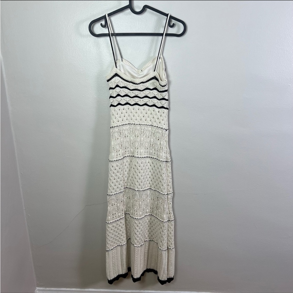 Elegant White and Black crochet dress - Picture 3 of 5